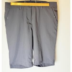Zyia Active Men’s Grey Knee Length Clubhouse Golf Bermuda ShortsLarge- Read